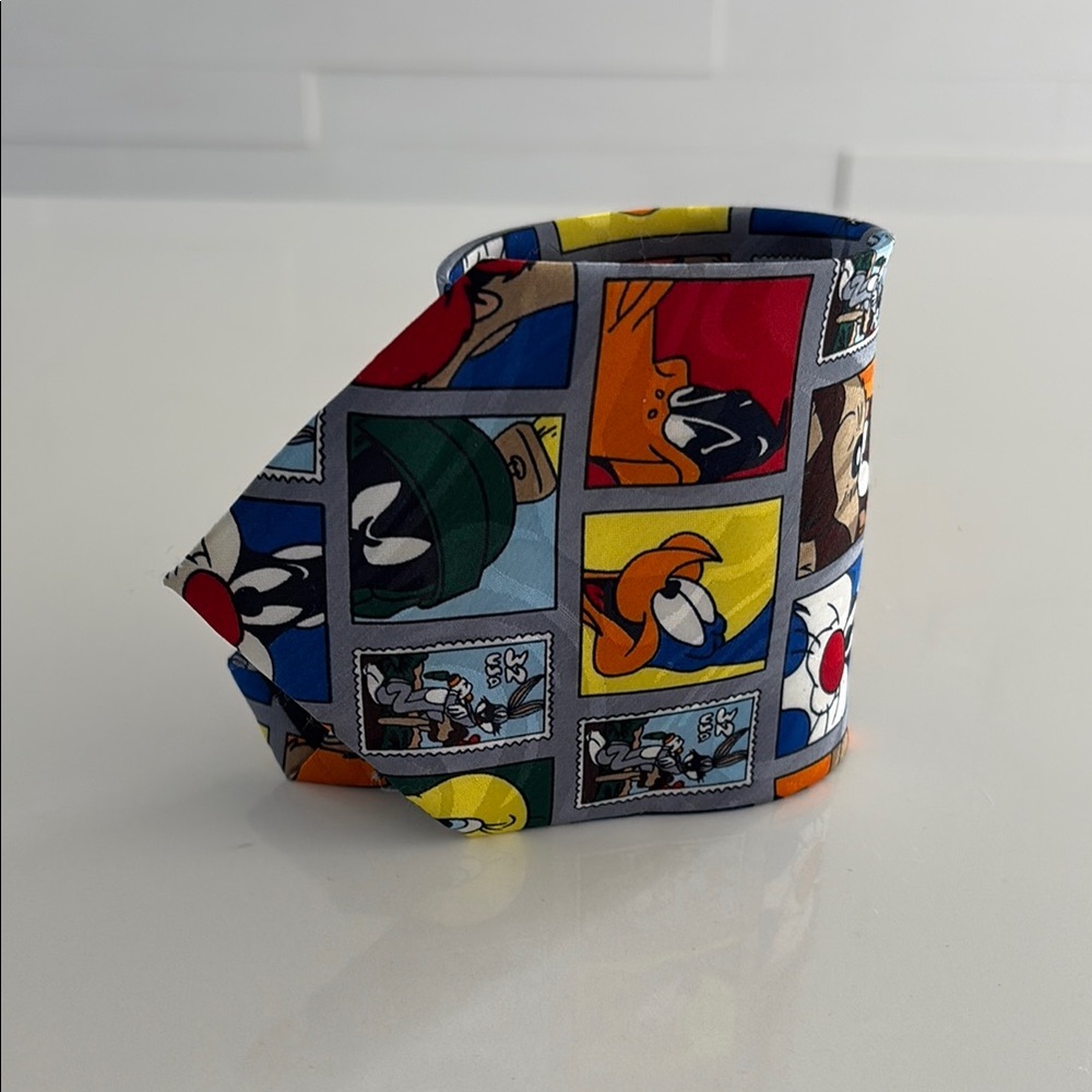 BRICE Loonie Tunes Cartoon Print Tie